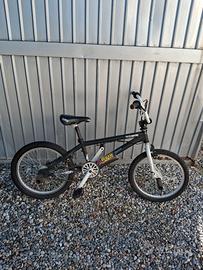 Bmx con pedaline 