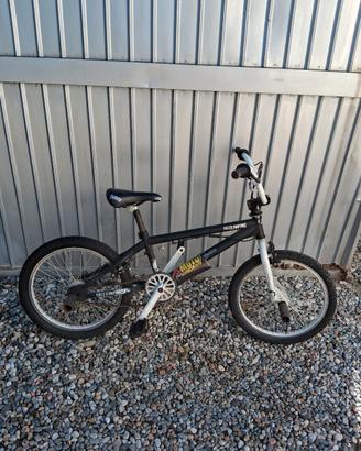 Bmx con pedaline 