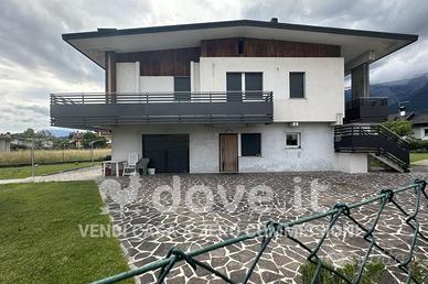Villa di 285 m² con più di 5 locali a Santa Giusti
