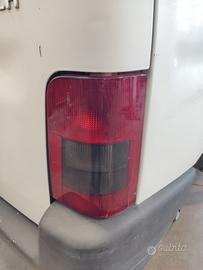 Fanale posteriore destro PEUGEOT RANCH del 2005
