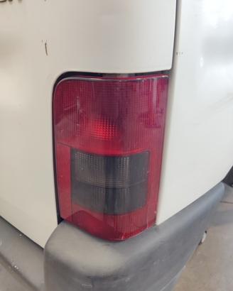 Fanale posteriore destro PEUGEOT RANCH del 2005