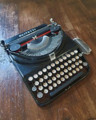 Macchina da scrivere Olivetti ICO