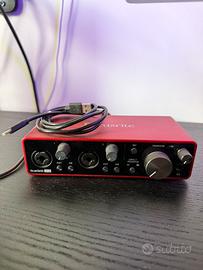 Bundle scheda audio, monitor da studio, microfono