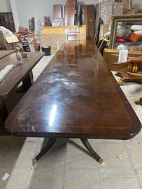 Maestoso tavolo di rappresentanza 1600x1200