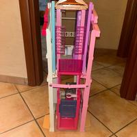 Casa di Barbie a 3 piani con ascensore e accessori