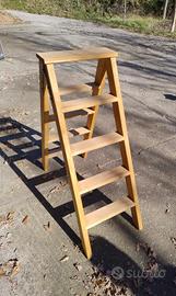 Scaletta a forbice, artigianale, legno massello.