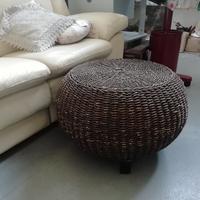 tavolino tondo in rattan 