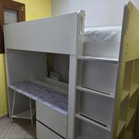 composizione letto a soppalco Ikea Smastad