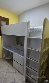 composizione letto a soppalco Ikea Smastad