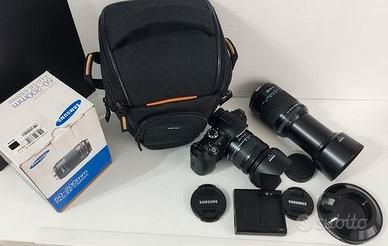 Samsung NX5 con Samsung 18-55mm e Samsung 50/200mm