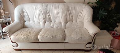 Divano in pelle con poltrone