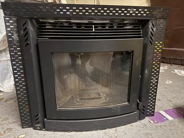 Ravelli. Inserto a pellet per camino