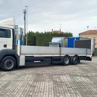 Man tgs 26.320 6x2*4 trasporto macchine operatrici