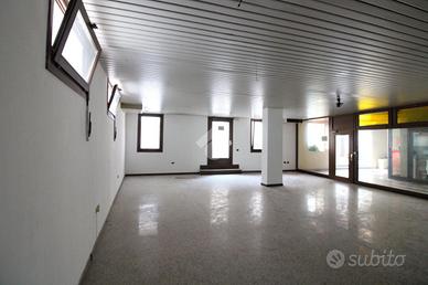 NEGOZIO A BASSANO DEL GRAPPA