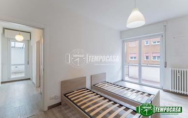 AMPIO MONOLOCALE CON CUCINA ABITABILE, BALCONE E T