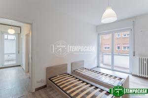 AMPIO MONOLOCALE CON CUCINA ABITABILE, BALCONE E T