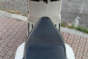 Vespa grs300