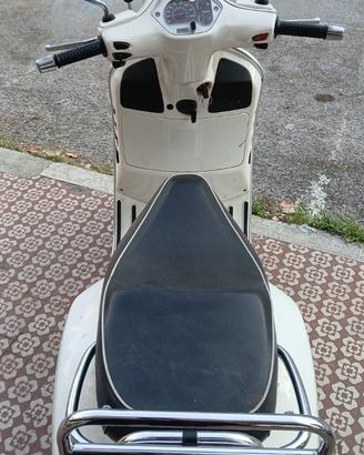 Vespa grs300