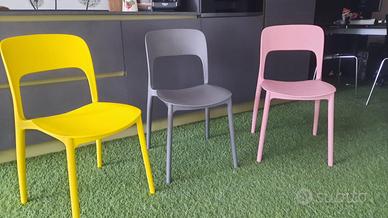 Sedie in metacrilato colorate (gialle,rosa,grigie)