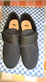 Scarpe ortopediche antiscivolo ed elasticizzate