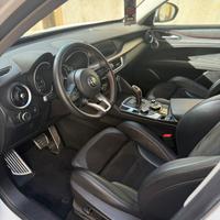 Sedili stelvio quadrifoglio