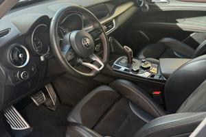 Sedili stelvio quadrifoglio