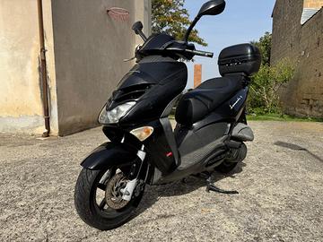 Aprilia leonardo 250