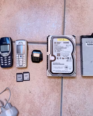 Telefoni vintage e altro