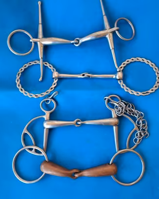 SET DI QUATTRO IMBOCCATURE PER EQUITAZIONE