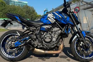 Yamaha MT-07 depotenziata scarico Akrapovic