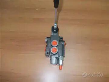 Distributore oleodinamico 1 leva 40 litri 3/8"