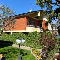 VILLA SINGOLA A CASIRATE D'ADDA