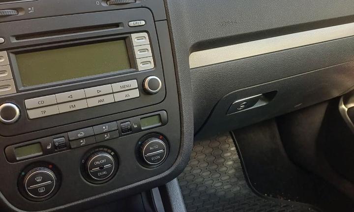 Golf 5 anno 2007   1900 diesel 6 marce