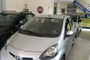 Toyota Aygo 1.0 Now con 100.000km full