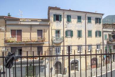 2 LOCALI A MARCELLINA