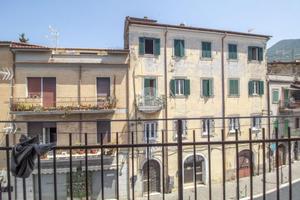 2 LOCALI A MARCELLINA