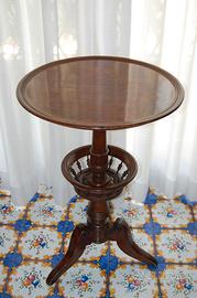 tavolo tondo in noce