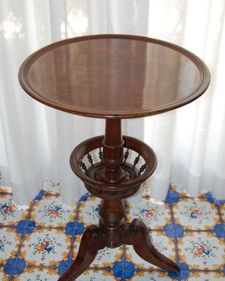 tavolo tondo in noce