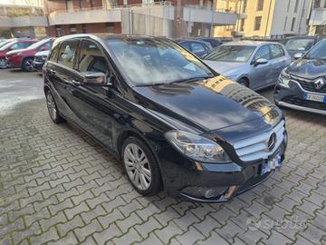 MERCEDES-BENZ B 180 Executive