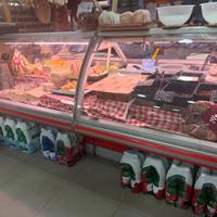 Bancone salumeria/gastronomia+Murale dei freschi