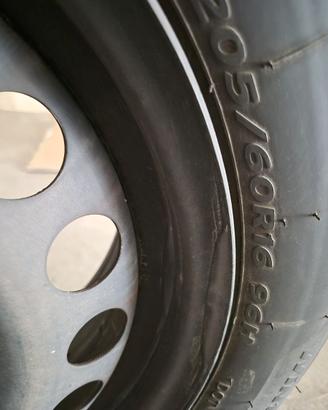 Gomme auto