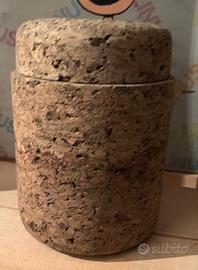 Contenitore in sughero