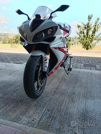 yamaha r1 