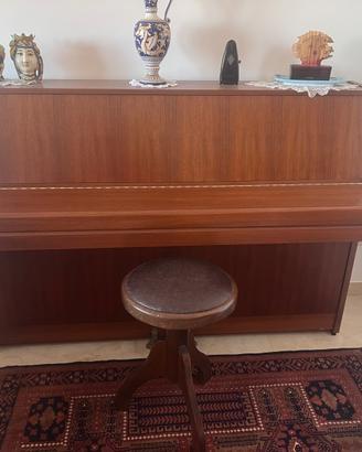 Pianoforte verticale yamaha con sgabello