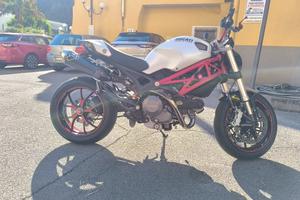 Ducati Monster 796