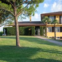 Raffinata porzione di casa con piscina - RIF 65