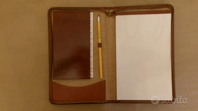 ASTUCCIO DI VITELLO CON ZIP x NOTES, RUBRICA TEL.