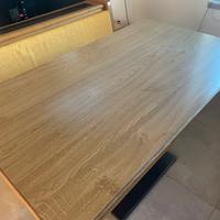 Tavolo sala da pranzo in legno massiccio