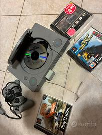 PlayStation PS1 con controller e 4 giochi