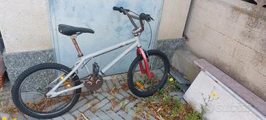 Bici bmx  xup 20"